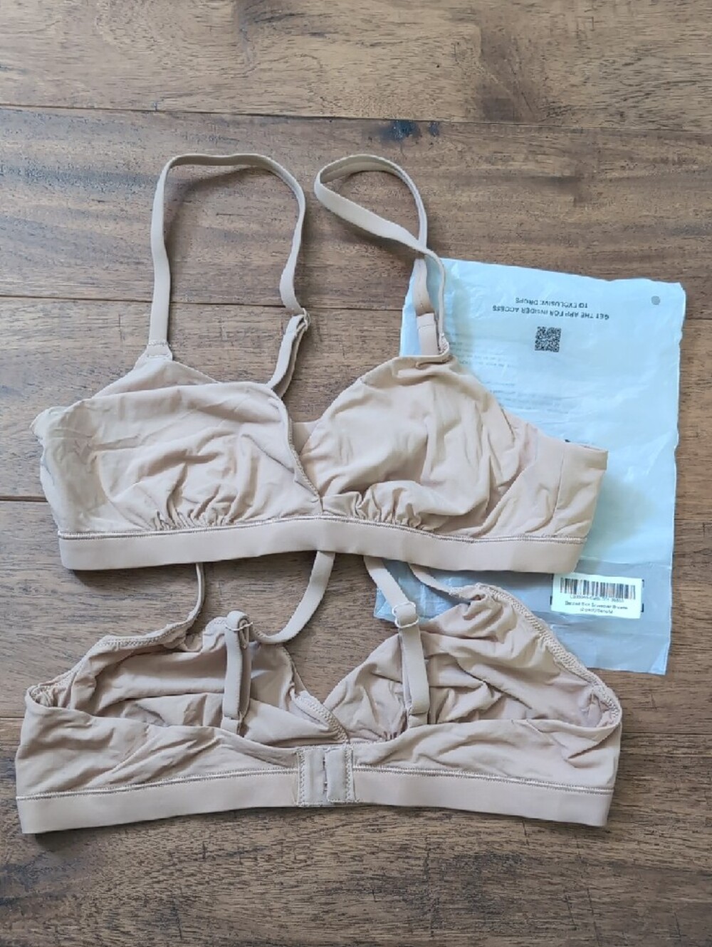 Quince Second Skin Crossover Bralette Medium - Picture 2 of 4